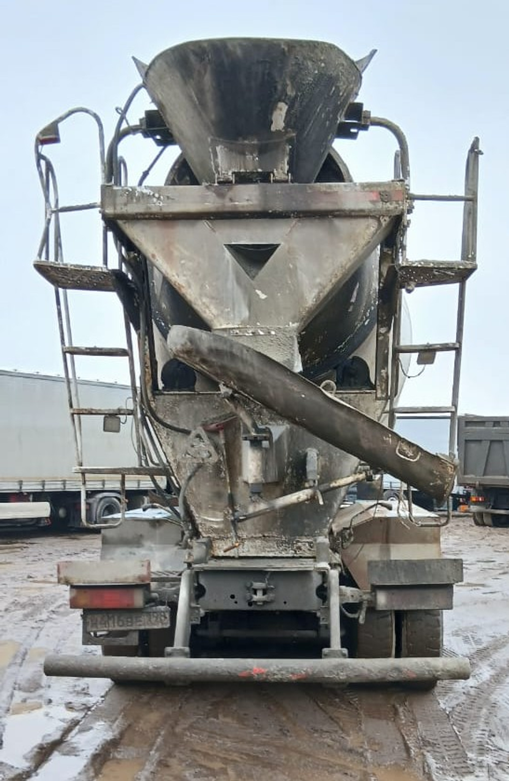 Shacman (Shaanxi) SX* 8x4 Автобетоносмеситель SX5318GJBDT326 (Дизельный, 11,6 л, 369 л.с., МТ)