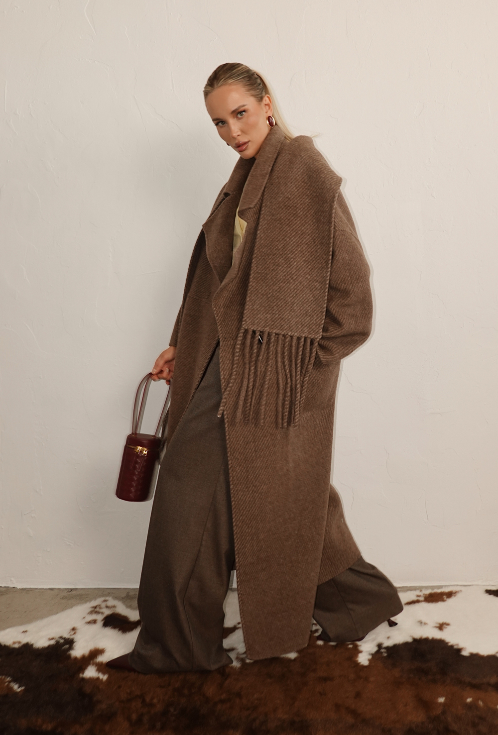 Пальто двустороннее оверсайз с шарфом