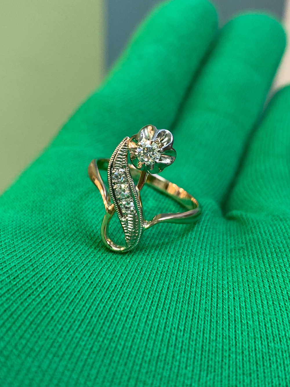 Золотое кольцо СССР с бриллиантами