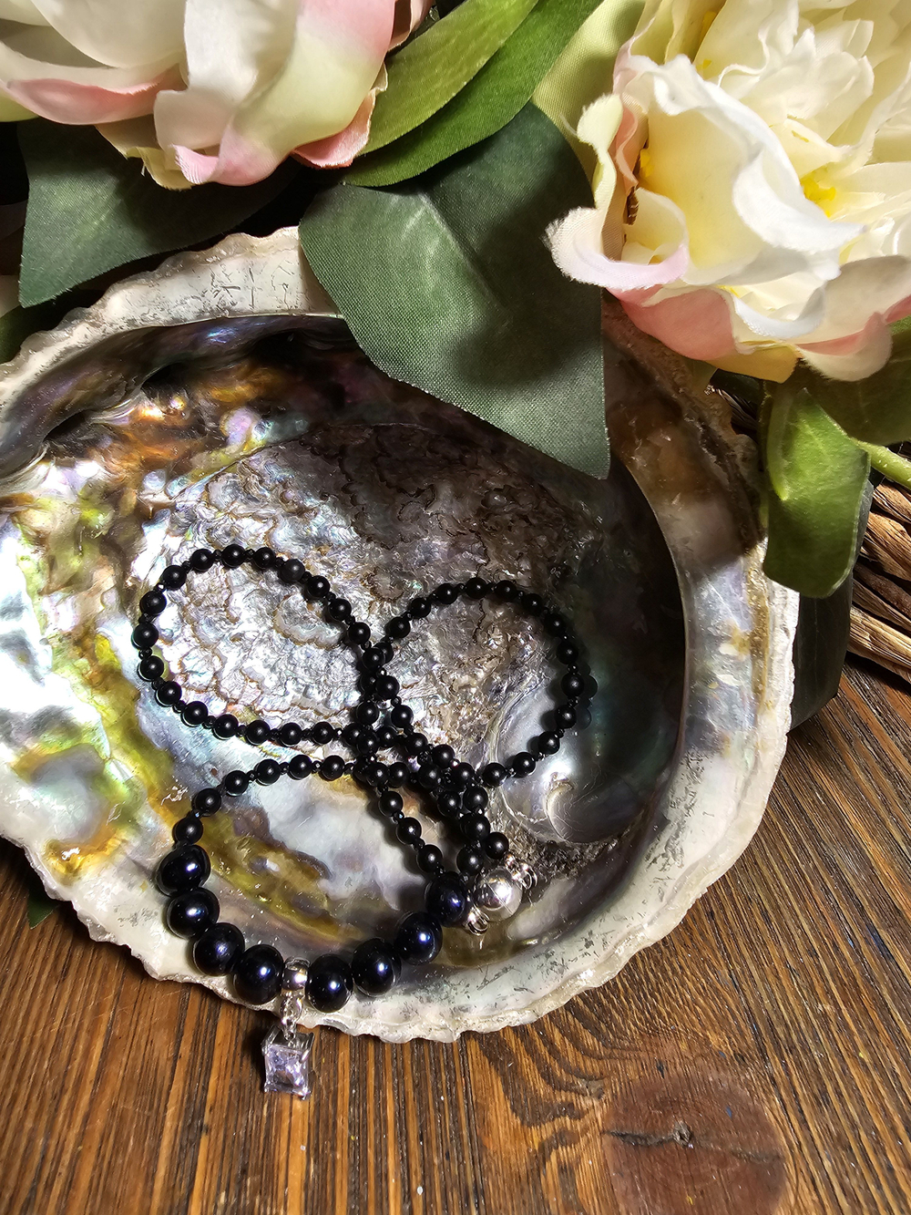 Колье ручной работы из речного жемчуга и матового агата "Звездная ночь"