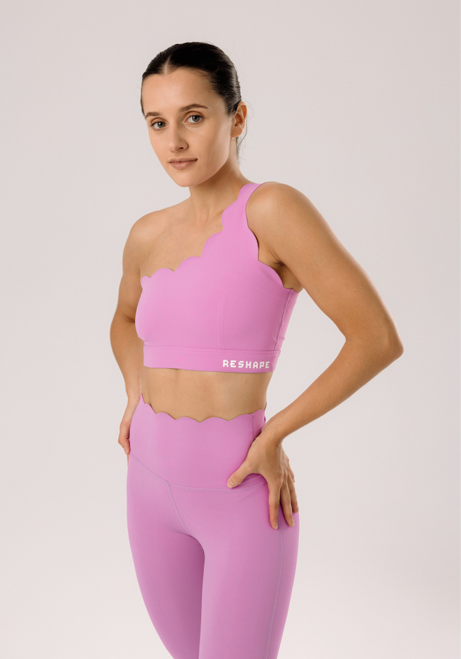 Костюм утягивающий с легинсами и топом с волнообразными краями