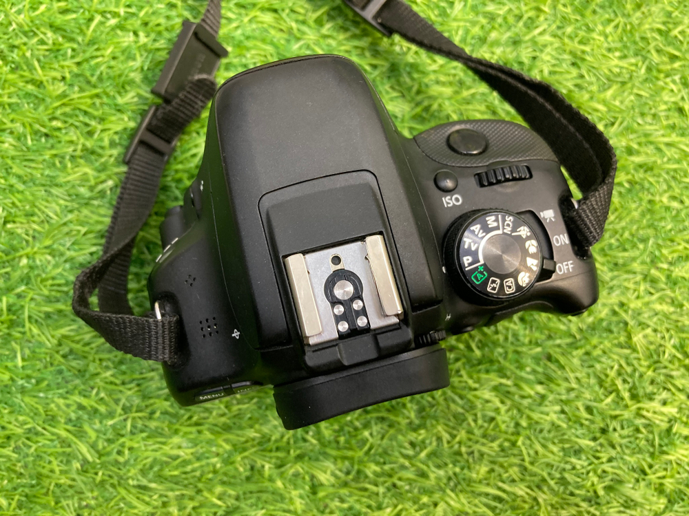 Canon 100D + 18-55mm STM