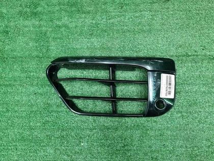 Решетка переднего бампера левая BMW X1 F48 (15-19)