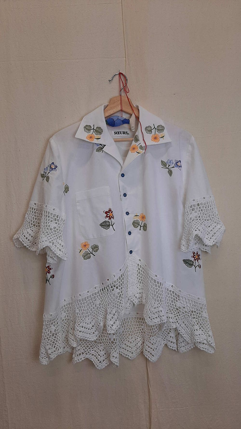 Рубашка Soeurs с Разноцветными Цветами/Flowers Garden Short Sleeve Shirt 2 белая