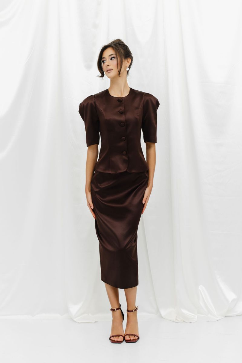 Блуза из атласа на пуговицах шоколадная