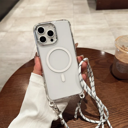 Clear Cover с MagSafe и ремешком для iPhone 15