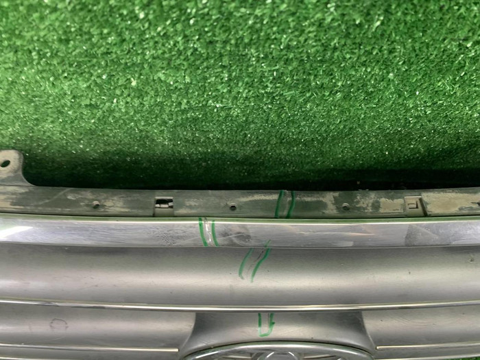 Решетка радиатора Toyota Land Cruiser 200 (2007-2012)