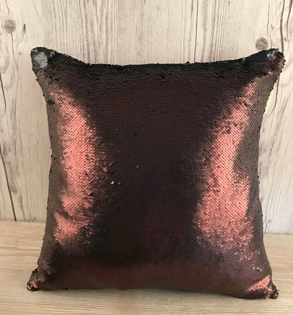 Наволочка 45х45 Sofi De MarkO Шайн черно-бордовая