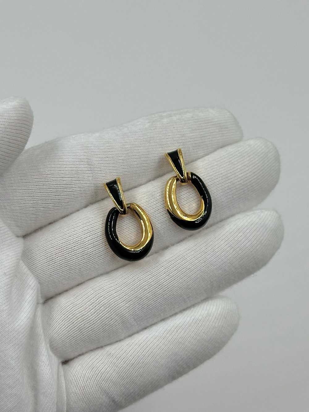 Серьги с чёрной эмалью Napier
