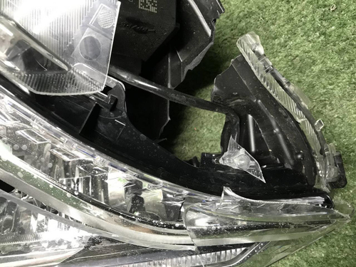 Битая Фара левая Toyota Rav 4 CA40 (2015-2019) LED
