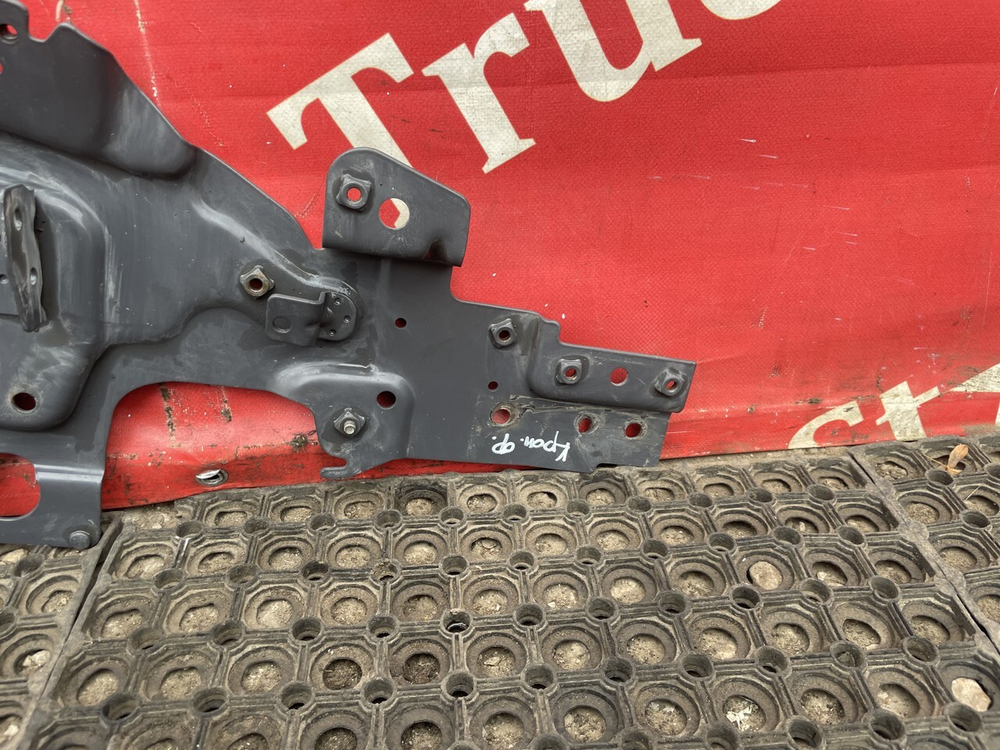 Кронштейн фары правой 2019 г.