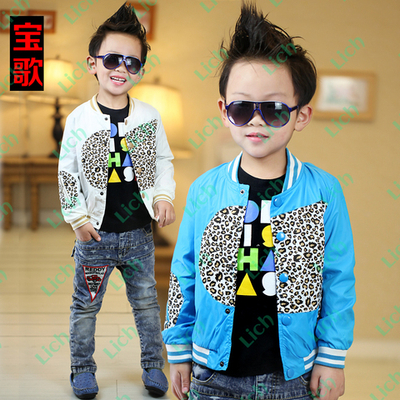 Ветровка с контрастными леопардовыми вставками