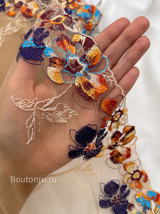 Кружево телесное с цветами фиалка 230 мм