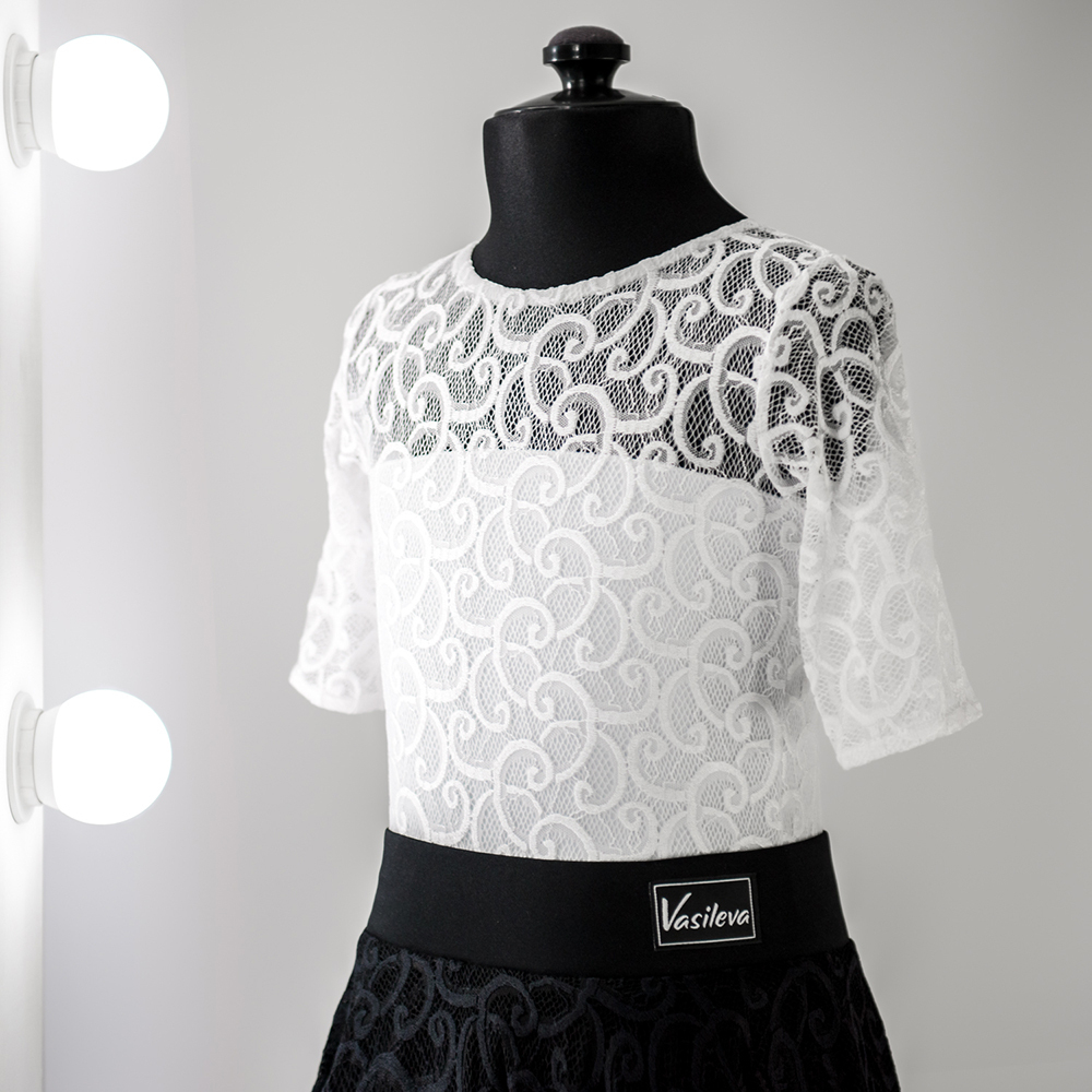 платье для танцев с гипюром