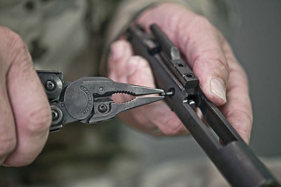 Мультитул-инструмент Leatherman Мод. MUT BLACK (16 инструментов)(12,7см)(317г.)(чехол: нейлон MOLLE-BLACK)