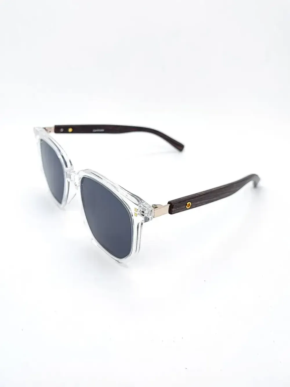 Очки солнцезащитные