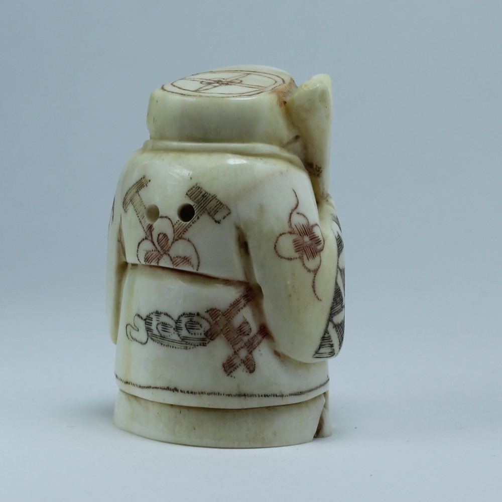 Нэцкэ Дзюродзин с посохом