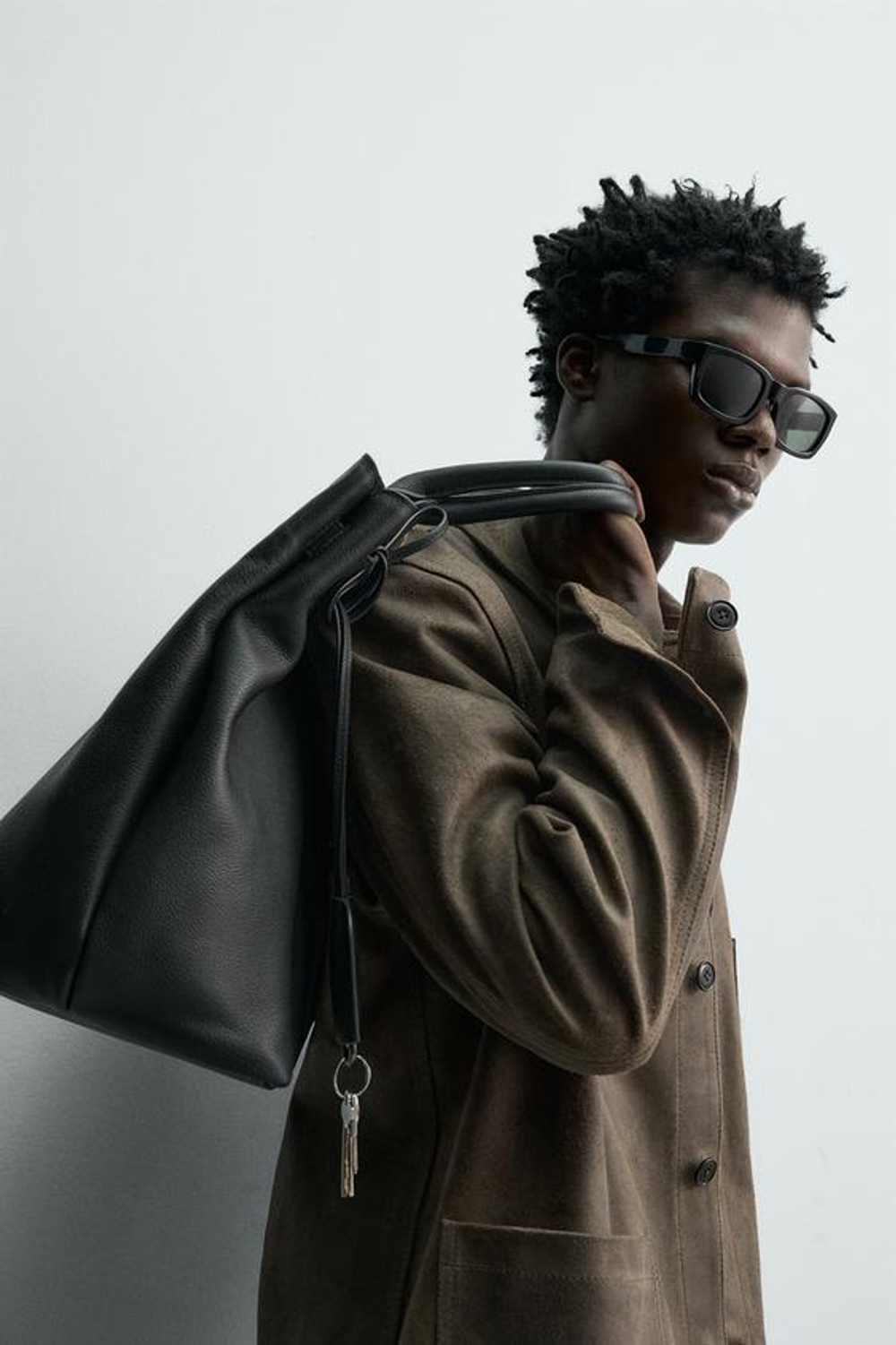 ZARA КОЖАНАЯ СУМКА С РЕМНЕМ, ЧЕРНЫЙ