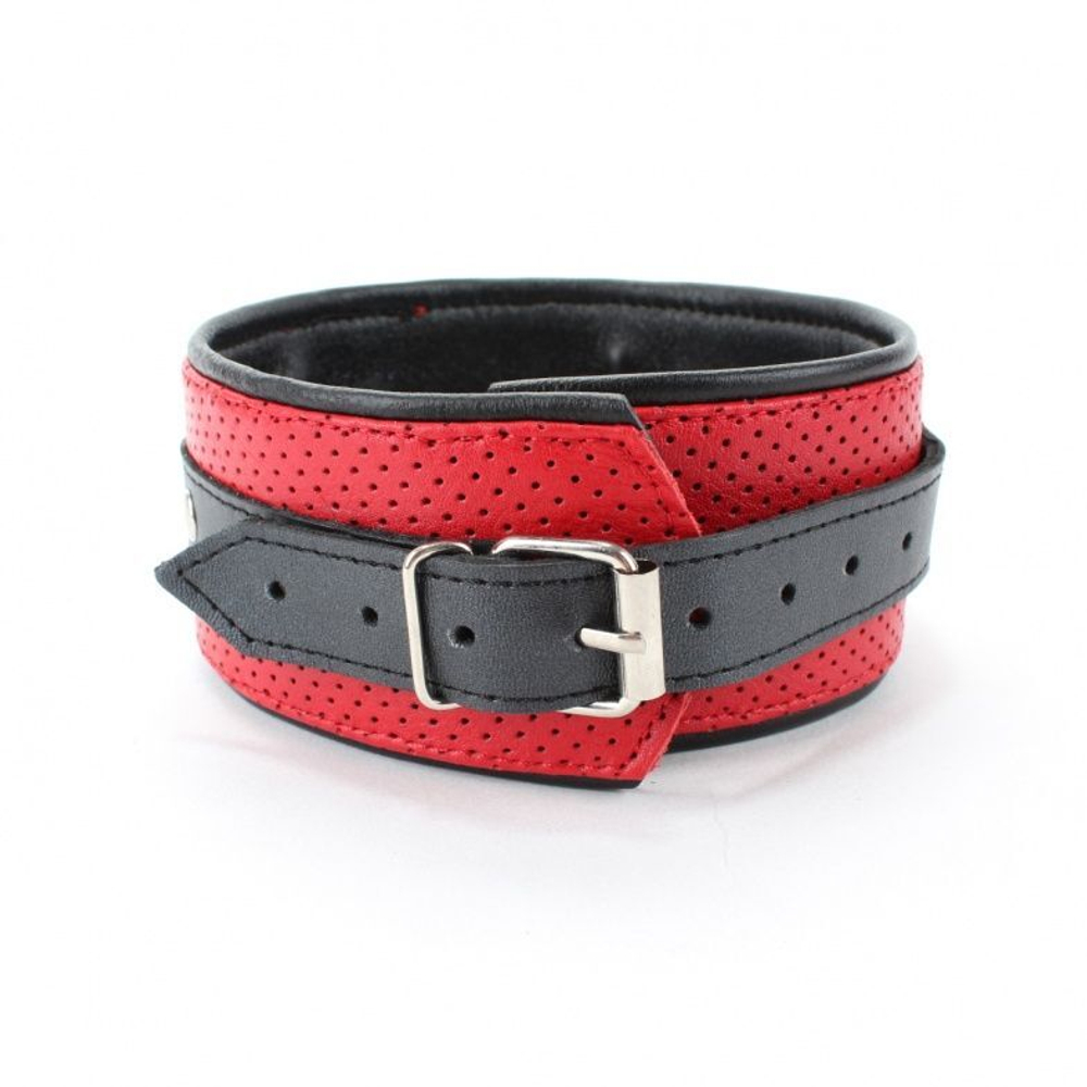 Красно-черная фиксация из перфорированной кожи (Цвет: красный с черным)