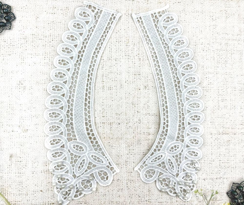 Воротник с бусинками, р. 29х9,5 см, молочный