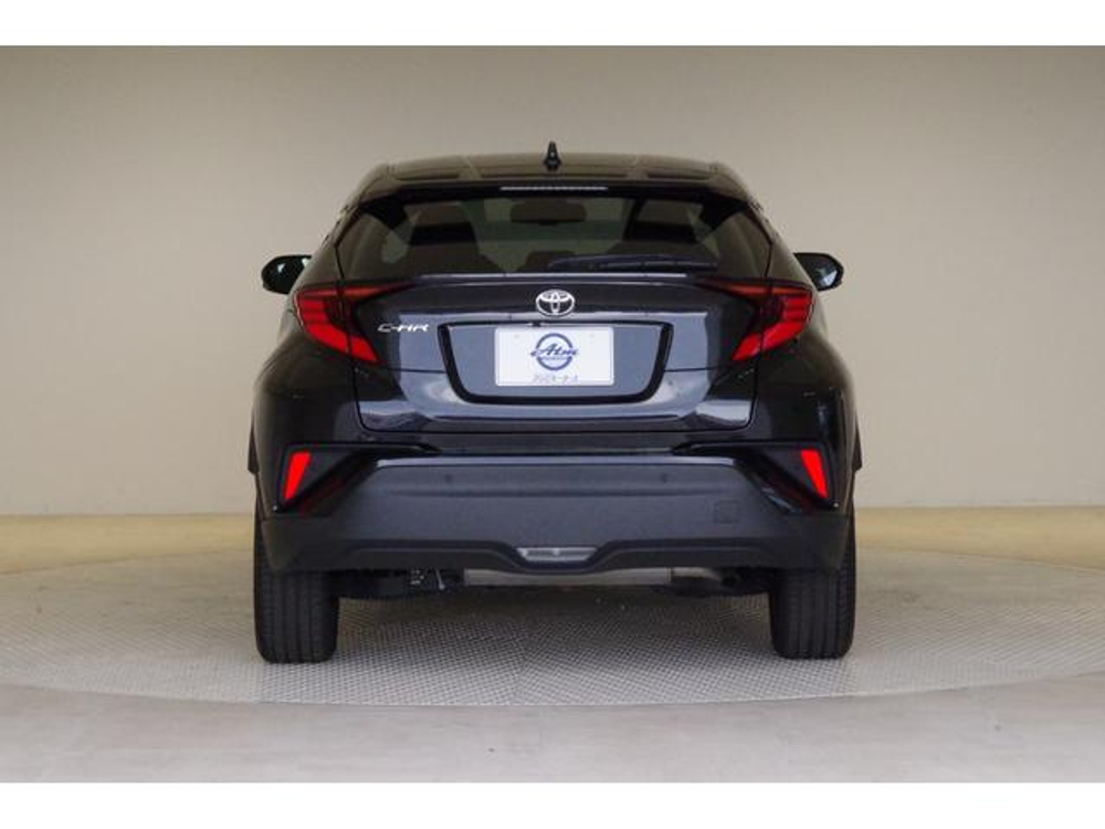 TOYOTA C - HR 2022 г.