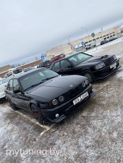 Передние фары ANGEL EYES BLACK для BMW 7 E32