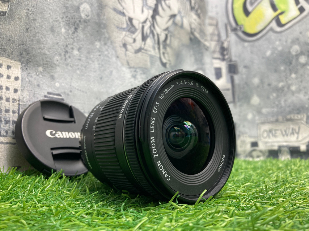 Canon EF-S 10-18mm 4.5-5.6 IS STM