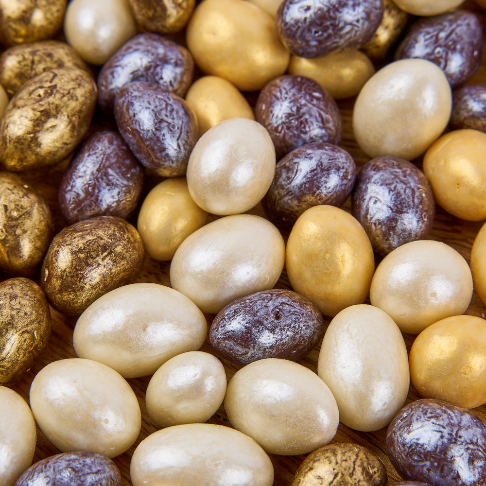 Драже шоколадное с арахисом «Яички перламутр» 0,5 кг