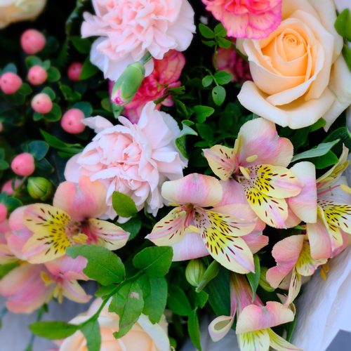 Купить Букет цветов #92 «Очаровашка» с диантусом