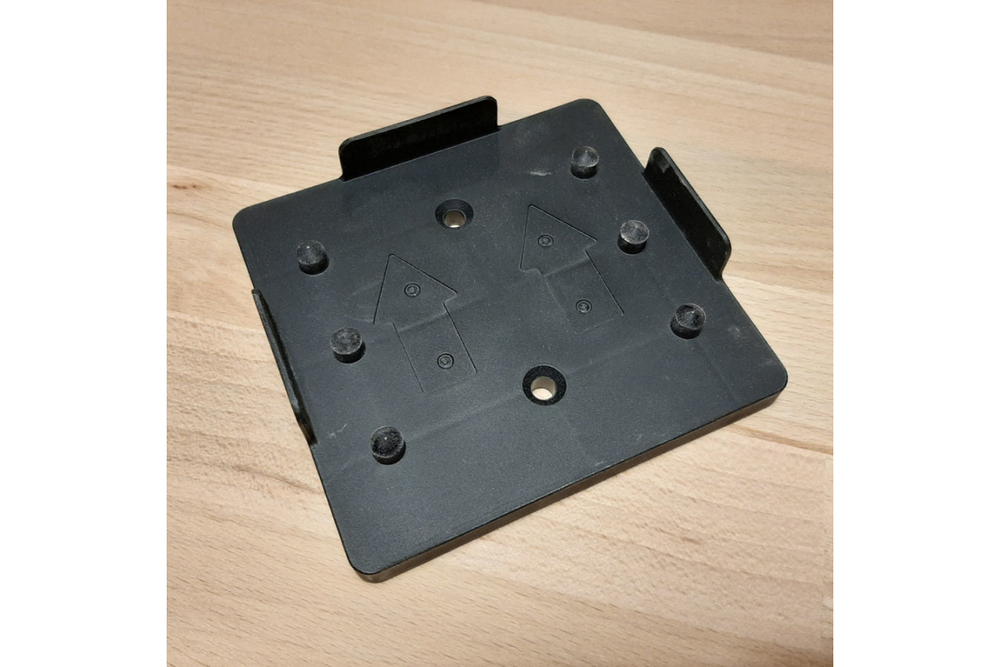 Аккумуляторная вибрационная шлифмашина Bosch GSS 18V-10 06019D0200