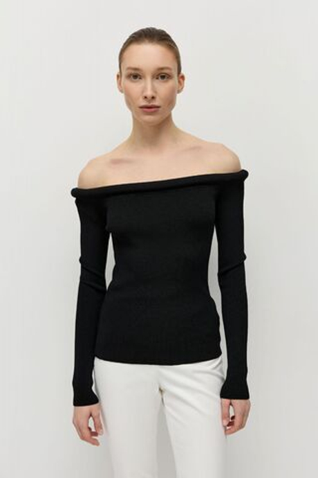 Джемпер с открытыми плечами