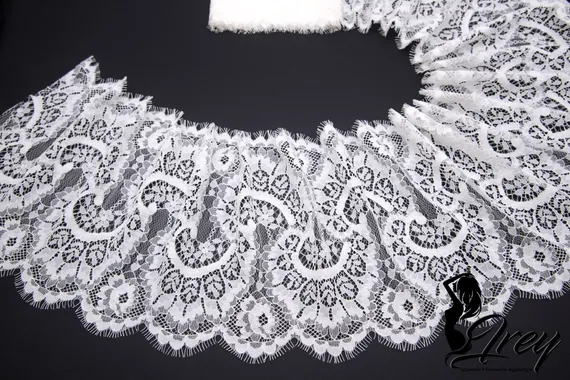 01-62 Кружево шантильи 22 см, айвори