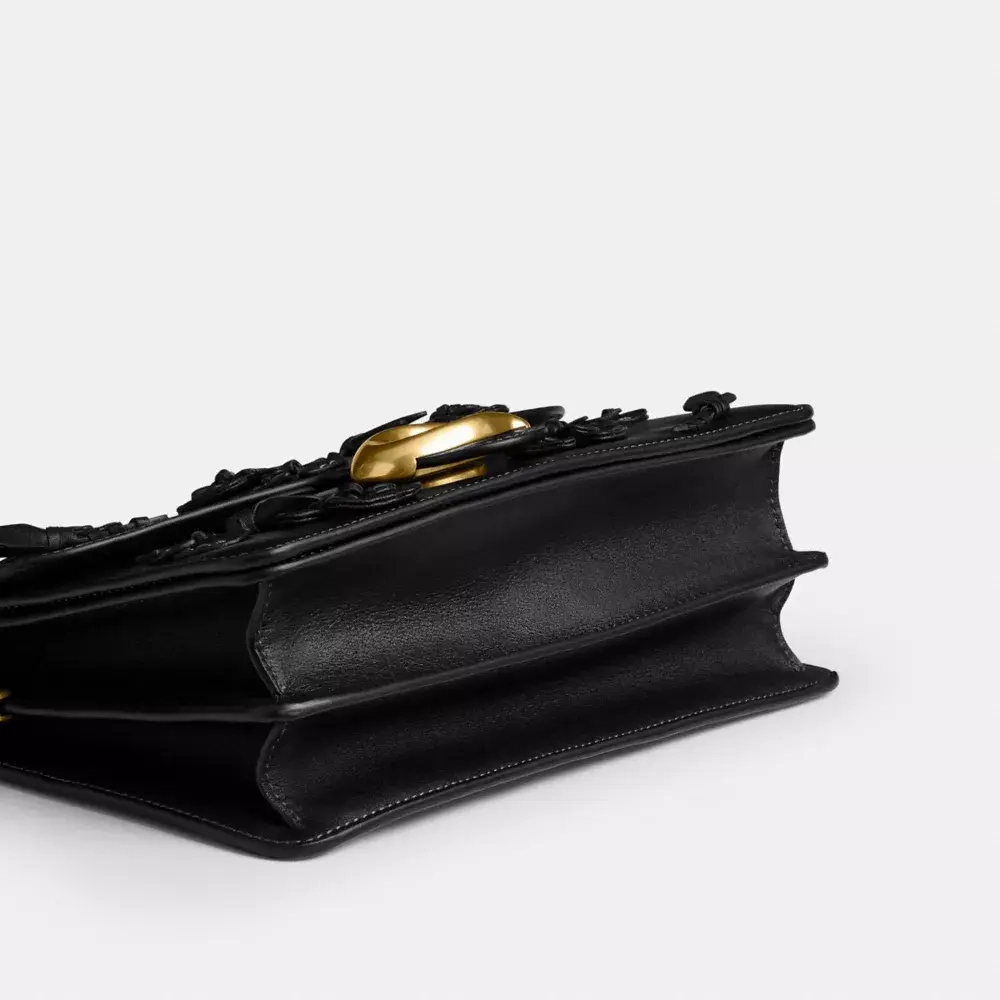 COACH СУМКА ЧЕРЕЗ ПЛЕЧО TABBY CHAIN С ЦВЕТОЧНЫМ ДЕКОРОМ, ЧЕРНЫЙ