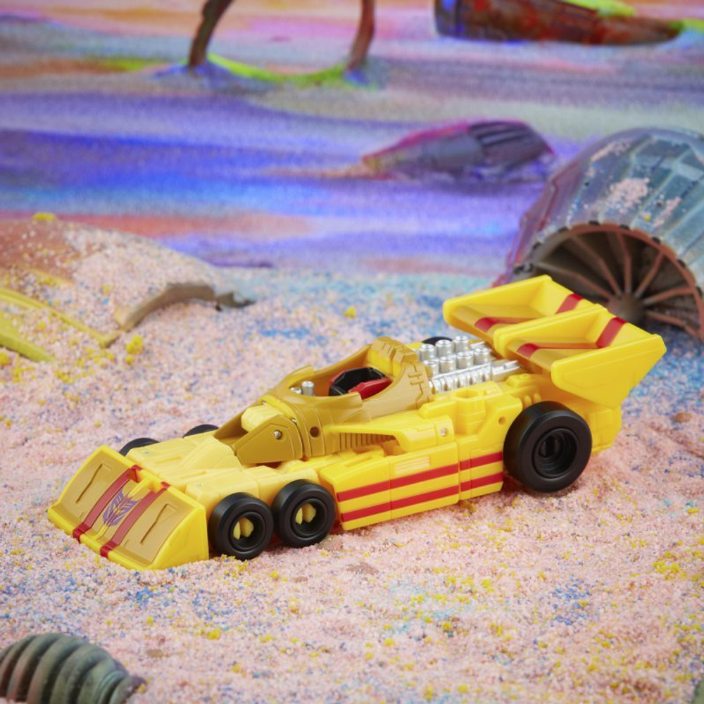Hasbro Transformers Generations Legacy — фигурка Decepticon Dragstrip F3020