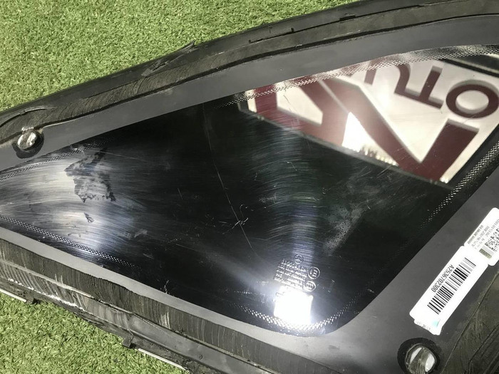 Форточка задняя левая Mercedes GLC X253 (15-22)