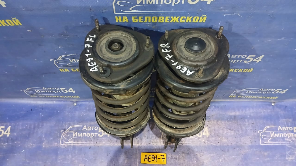 Стойка передняя правая TOYOTA LEVIN 1990