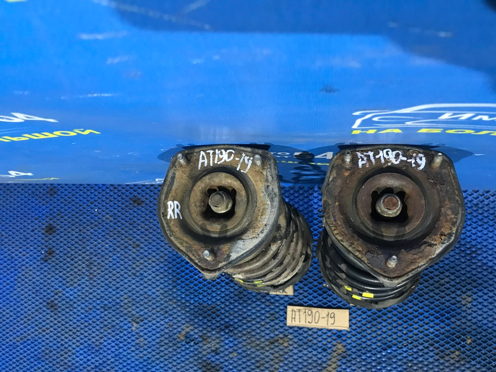 Стойка задняя левая TOYOTA CARINA E 1996