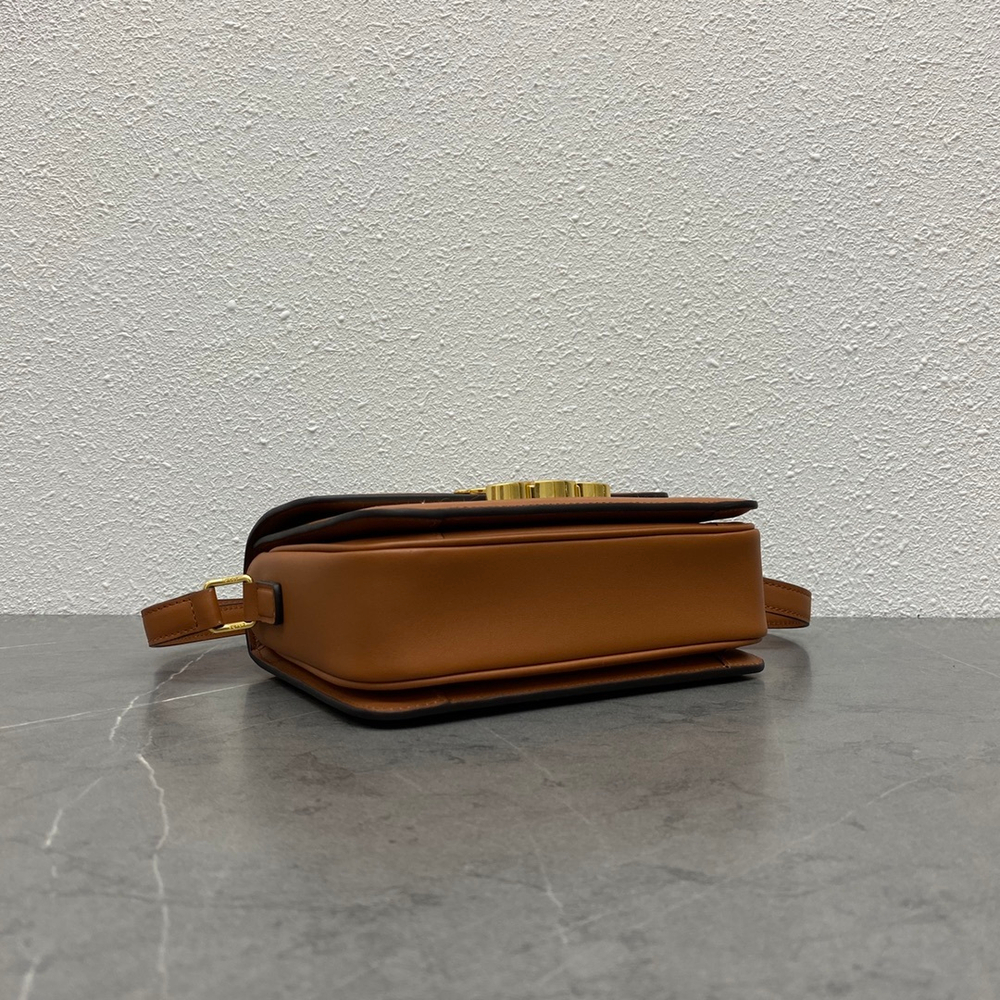 Celine Teen Triomphe Bag 18 cm