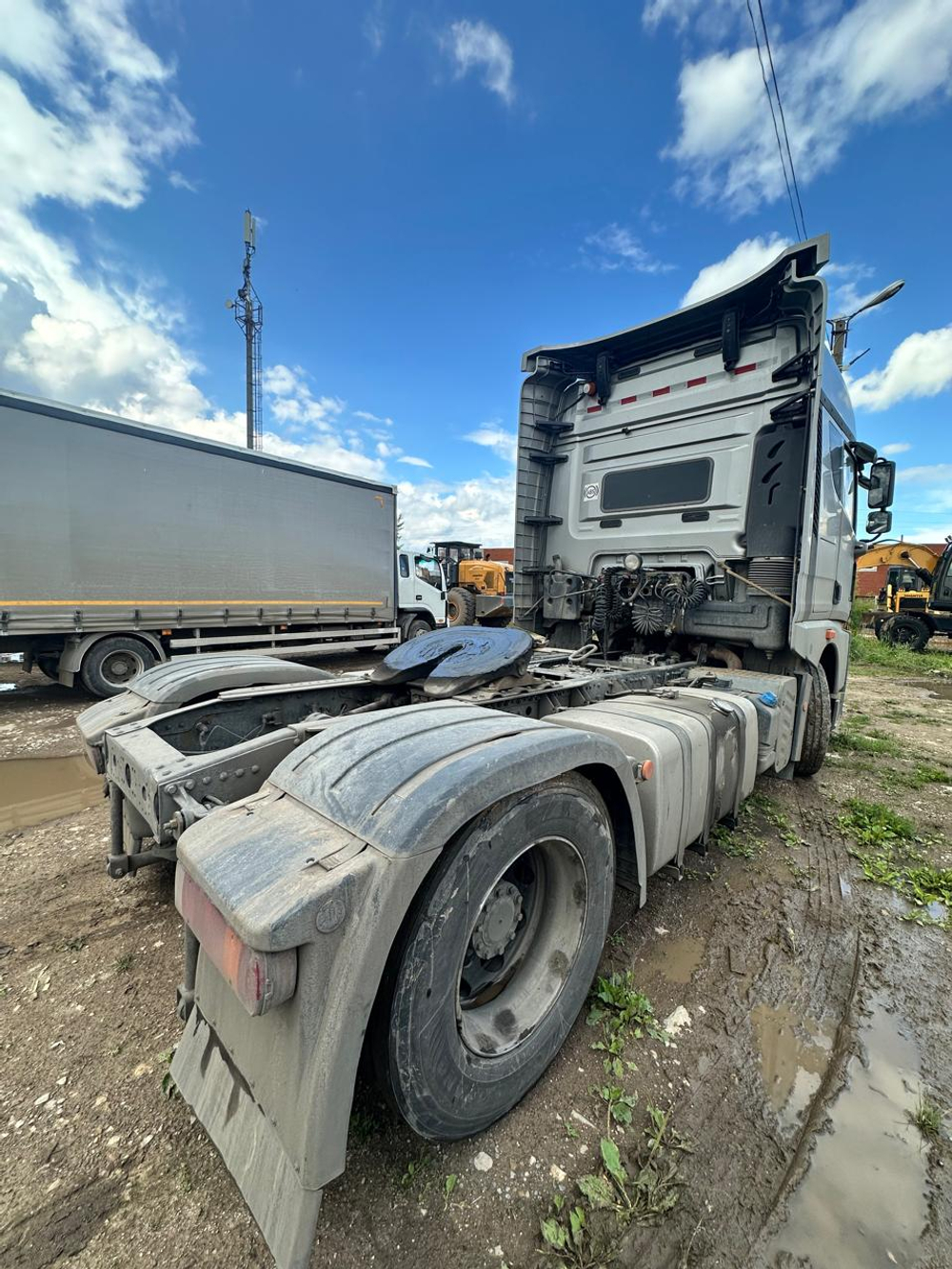 FAW JH6 4x2 Седельный тягач CA4180P25K15E5A80 (Дизельный, 11,6 л, 453 л.с., АТ)