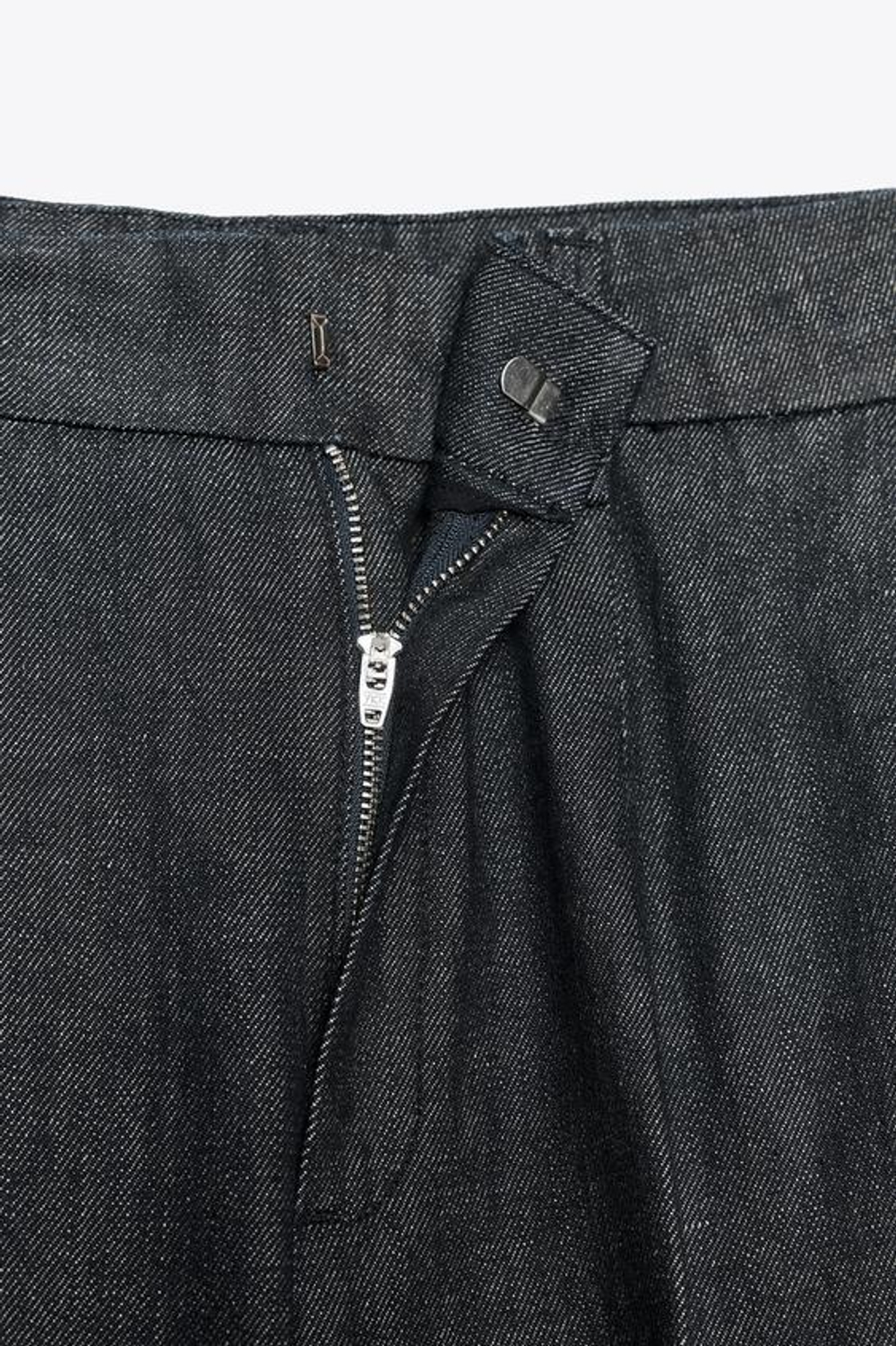 ZARA ДЖИНСОВЫЕ БРЮКИ С ЗАЩИПАМИ — ZW COLLECTION, СИНИЙ