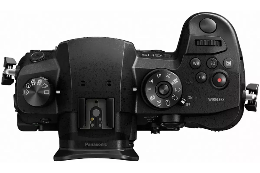 Фотоаппарат Panasonic Lumix DC-GH5 Body