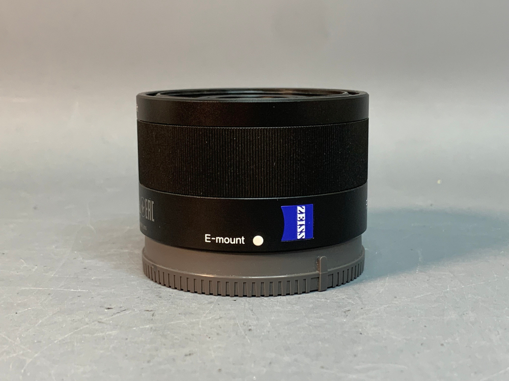 Sony Sonnar T* FE 35mm f/2.8 ZA