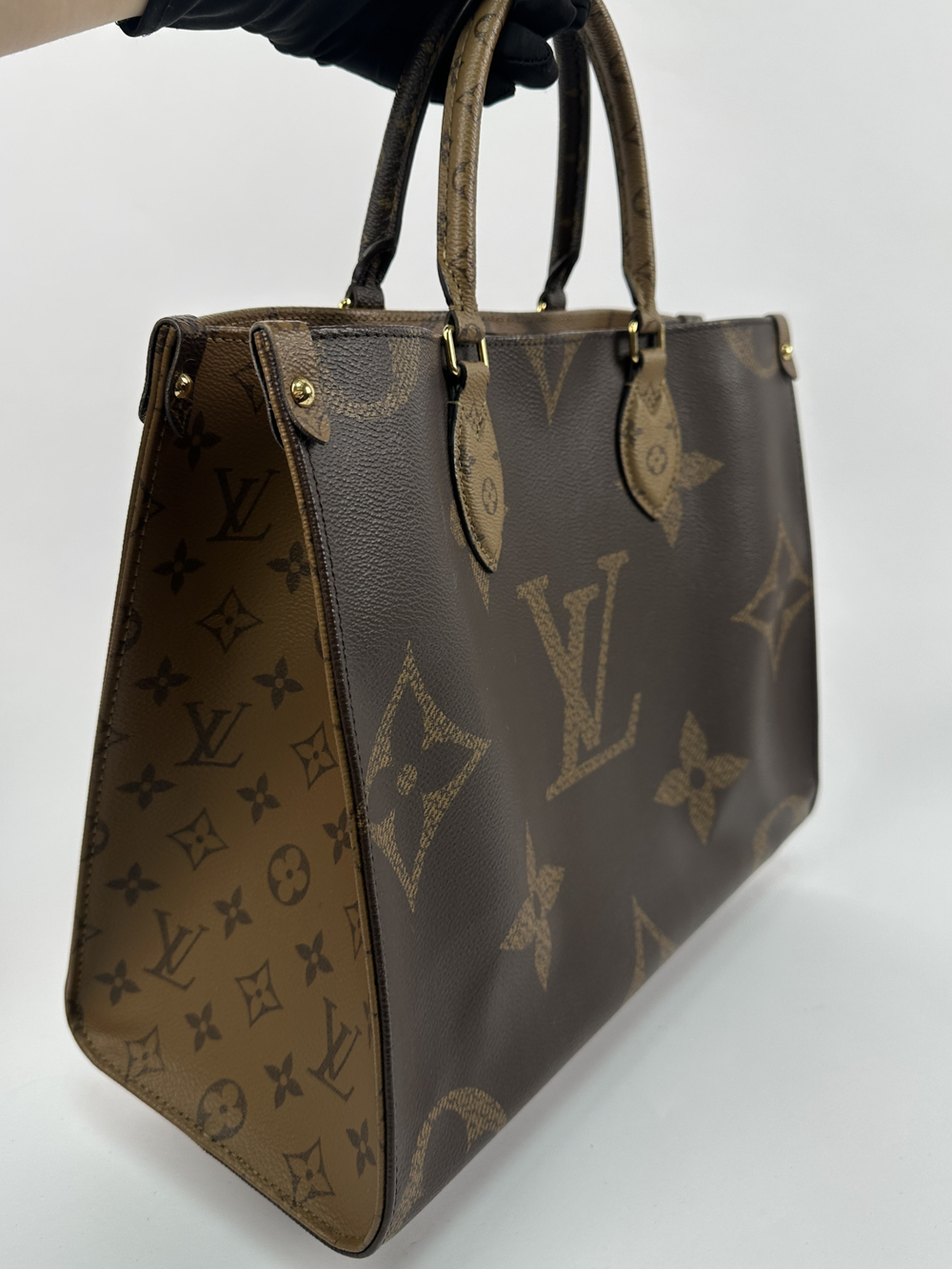 Сумка Louis Vuitton OnTheGo