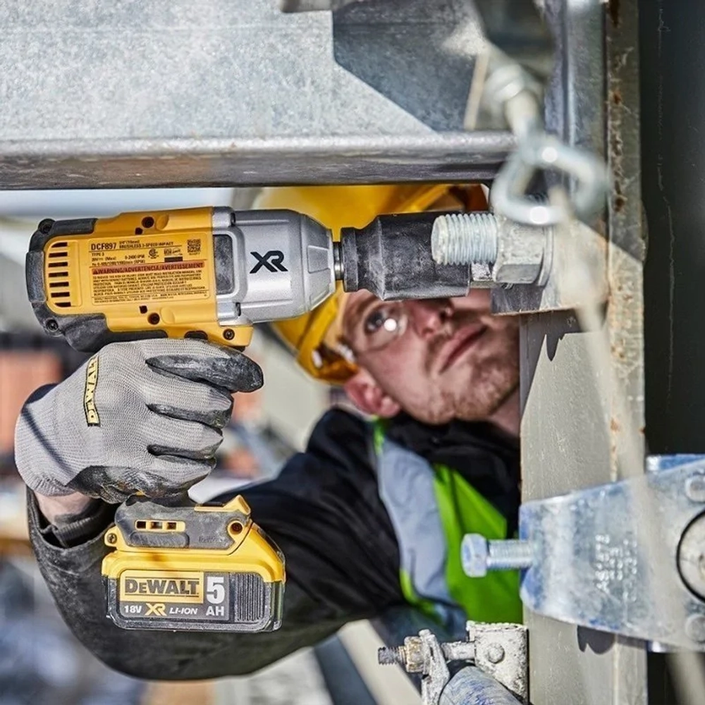 DeWalt DCF897N аккумуляторный гайковерт (без АКБ и ЗУ)