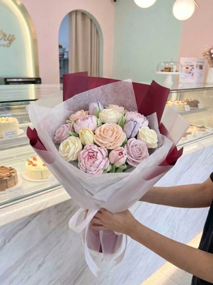 ФУД БУКЕТ Цвет: прозрачная матовая пленка + малиновая пленка + тишью