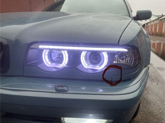 Передние фары 3D Angel Eyes для BMW 7 E38 (94-01) черные
