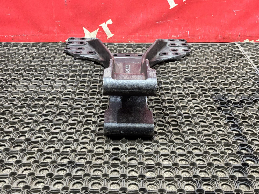 Кронштейн реактивной тяги 2024г.