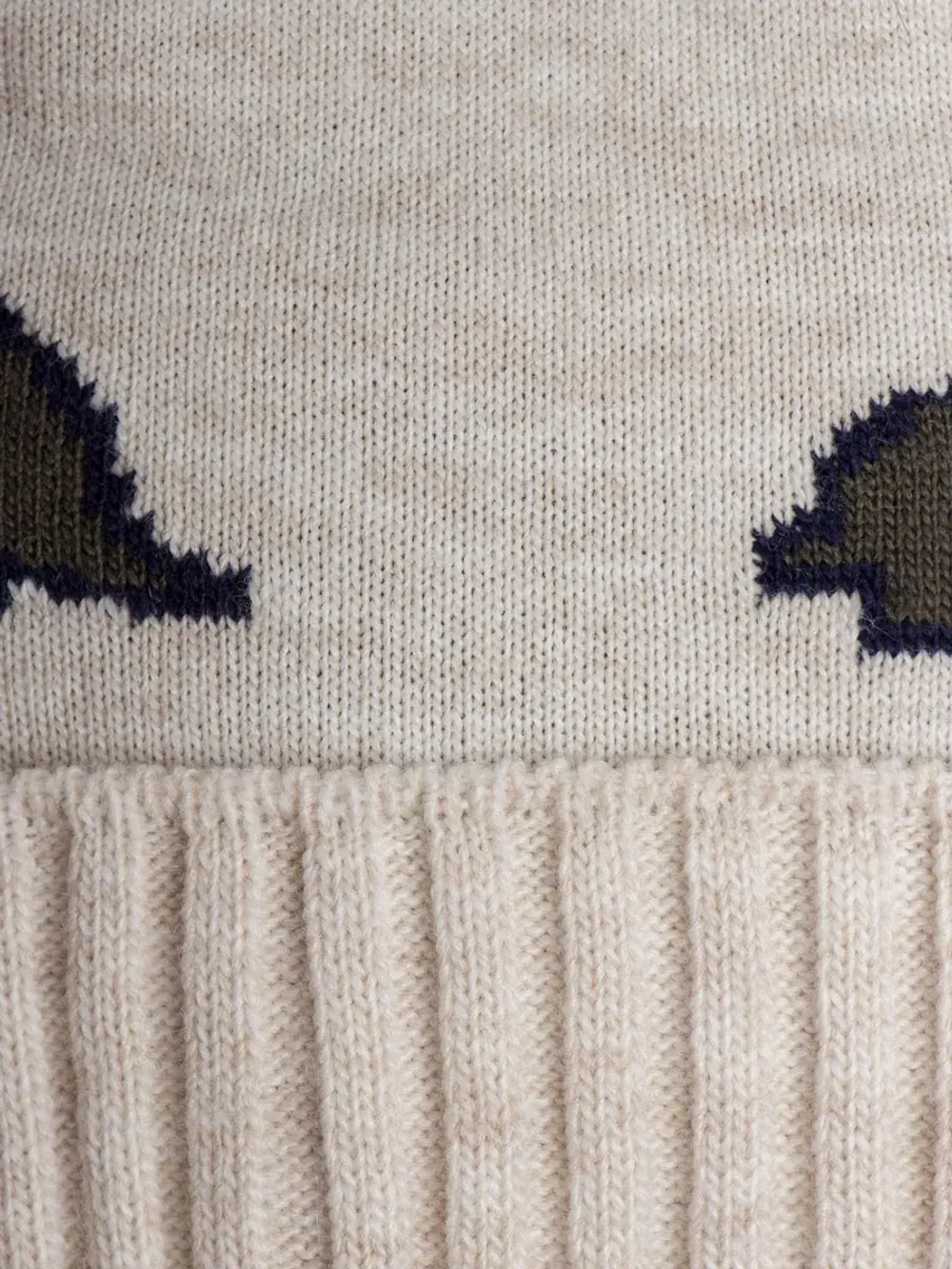 Шапка зимняя для мальчика на завязках и снуд