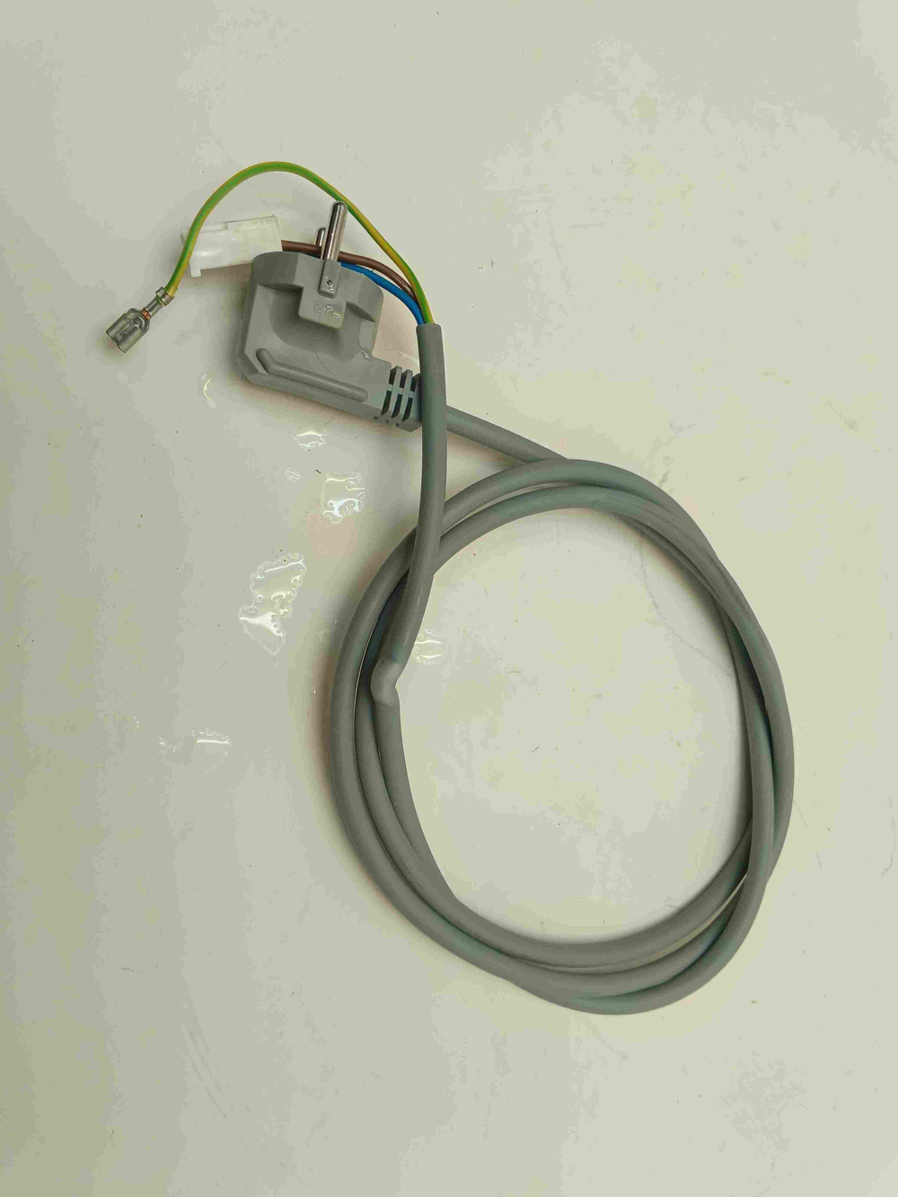 LS60840L кт224 Сетевой шнур для стиральной машины AEG LS60840L б/у