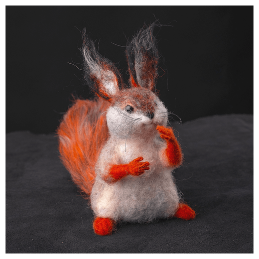 Валяная игрушка «Белочка»